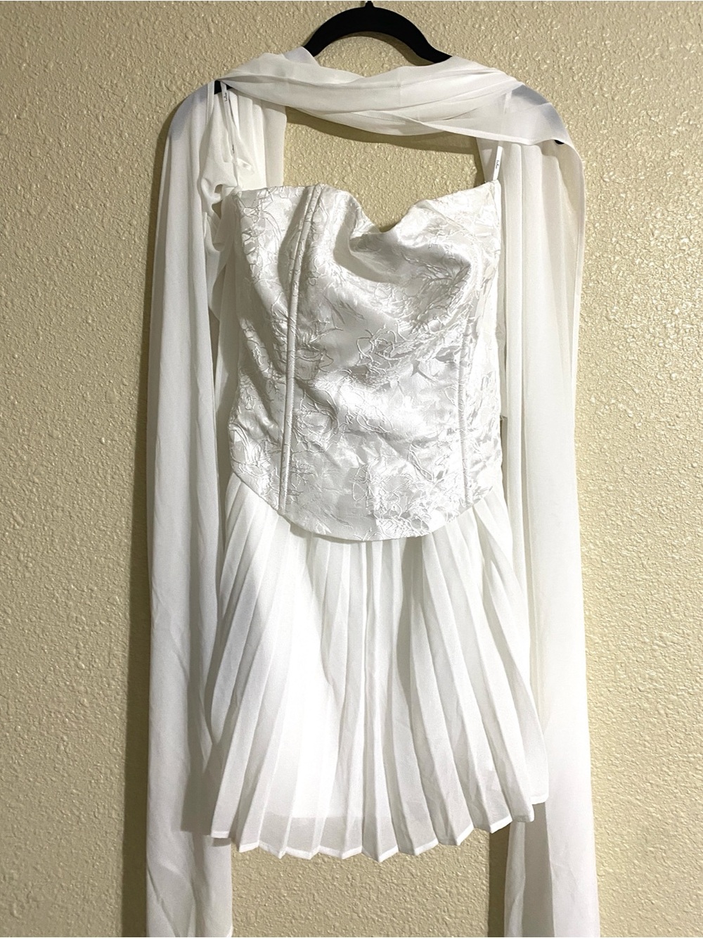 Lulus Laubrey White Floral Jacquard Mini Dress and Scarf Set Size M NWT - Picture 14 of 16